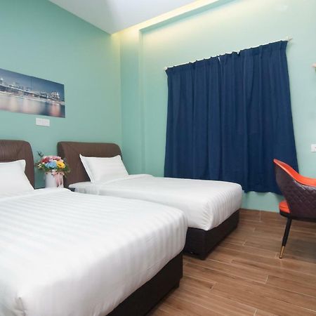 Good 9 Hotel - Bukit Dahlia Johor Bahru Exterior photo